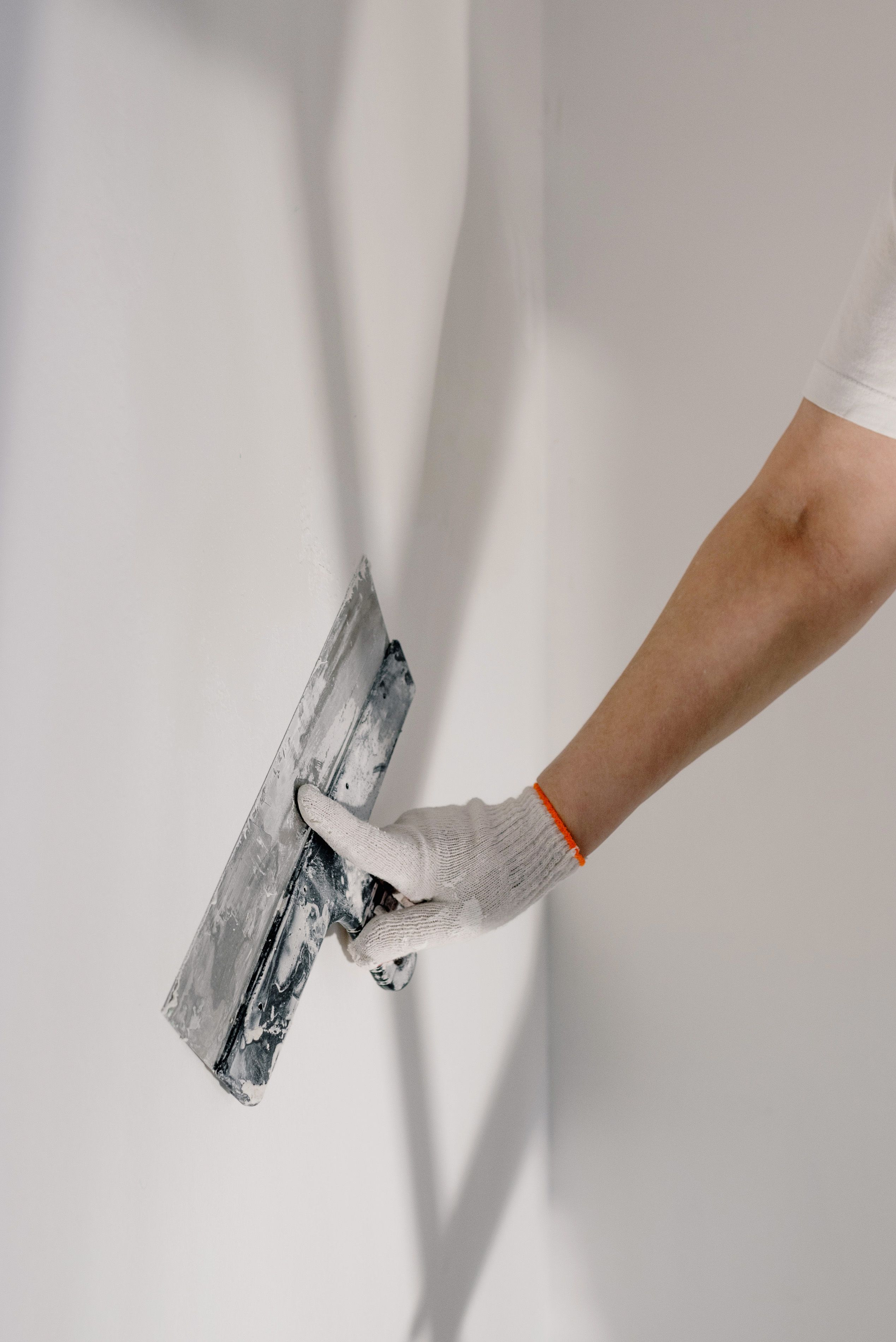 Smooth plastering and wall preparation